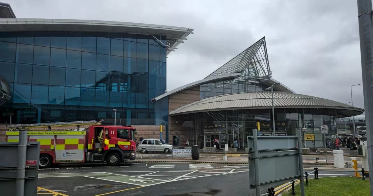 Manchester Airport runways reopen, but passengers warned of